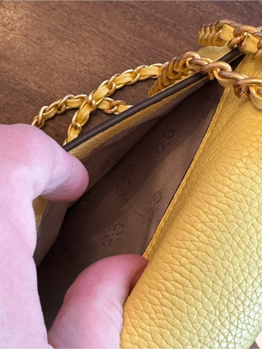 Tory Burch compact pebbled